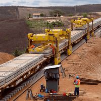 A maior obra de infraestrutura do país? Megaferrovia de 1200 km aguardada a 67 anos vai acabar com um pesadelo logístico e transformar 53 cidades do Brasil 