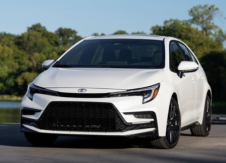 Toyota Corolla Sedan 2023 1600 01