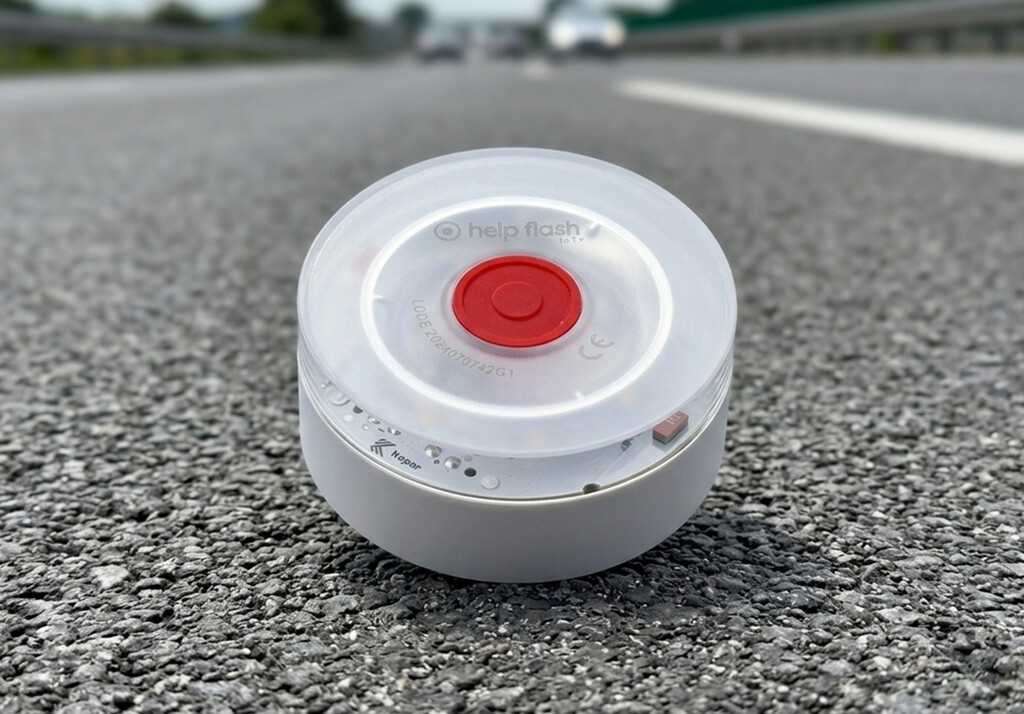 Si la pregunta es quién activa la baliza V16 en la carretera, la respuesta es cuatro gatos