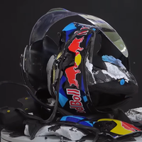 Una patada: lo que aguanta el casco fake de Valentino Rossi de 90 euros que vende AliExpress
