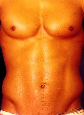 Fondos de pectoral en máquina vertical, incidir en diferentes músculos con sencillos cambios