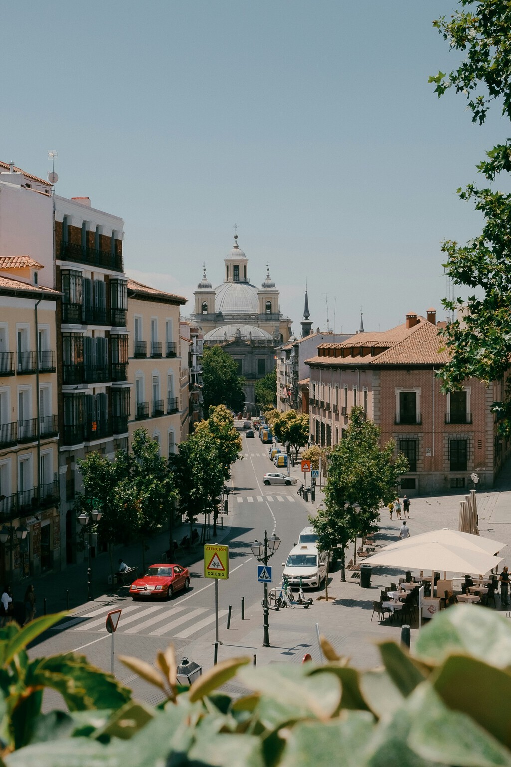 El problema con la ola de calor no es solo que suban las temperaturas: la calidad del aire que respiramos en casa también empeora 