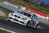 BMW vuelve a dominar el Mundial de Turismos en Brno