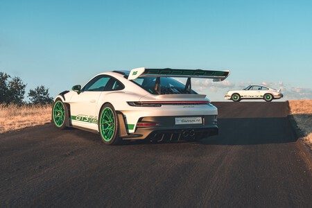 Porsche 911 GT3 RS 2022 y Porsche 911 Carrera RS 2.7