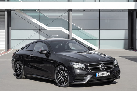 Los Mercedes-AMG Clase E Coupé y Cabrio también reciben versiones 53 mild-hybrid