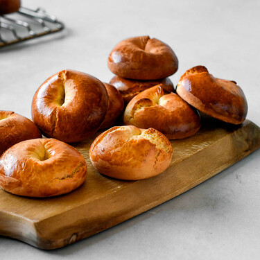 Receta de rosquillas "tontas" de San Isidro, un clásico de la repostería madrileña (que no puede faltar en tu recetario)
