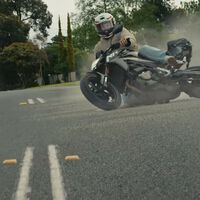 Gayumbos moteros. La última revolución que te hará ir como en una silla gaming encima de la moto (o bici) 