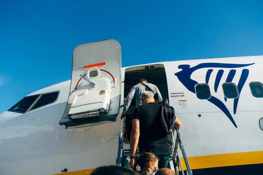 Ryanair ha descubierto una mina de oro en un movimiento contraituitivo: abandonar los aeropuertos donde era esencial