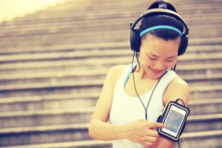 Sesión musical para entrenamiento en elíptica