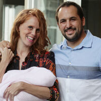 María Castro vive uno de los momentos más emotivos para toda madre: ver a sus hijas juntas por primera vez 