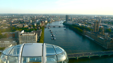 ¿Dormir una noche en el London Eye? Pues tienes una oportunidad