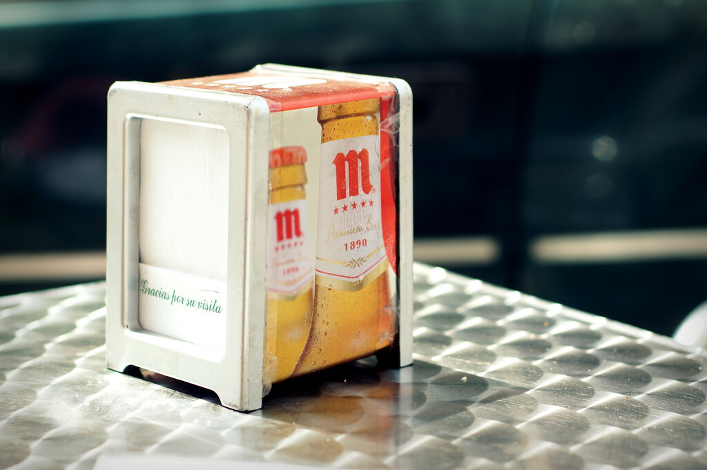 La nueva ley del alcohol limita a los bares poner sillas o sombrillas de cerveza. Y ahora temen pérdidas millonarios