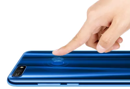 ファーウェイ Y7 2018