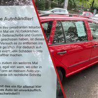 "¡Este coche no está en venta!". Harto de los folletos de 'compramos su coche', puso este cartel. Dan ganas de hacer lo mismo