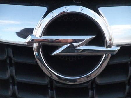 PSA Peugeot-Citroën compraría Opel ¿nos hemos vuelto todos locos?