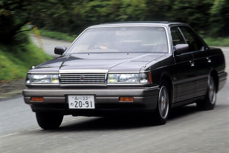 Mazda Luce 4 Door Hardtop 32