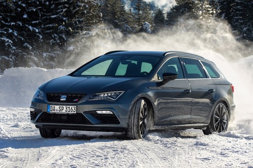 Comprobamos de qué es capaz el 4Drive de SEAT derrapando sobre hielo y subiendo montañas heladas