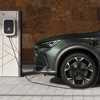 Casi 120.000 híbridos enchufables del Grupo Volkswagen, a revisión por riesgo de incendio: desde coches de Audi a Skoda