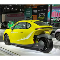 Novo ciclomotor elétrico com visual esportivo custa R$22 mil e roda 240 km: a alternativa chinesa aos carros urbanos tradicionais 