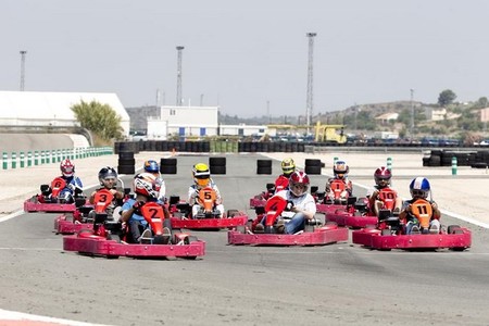 La GP3 calienta motores en un ambiente distendido y carreras de karts