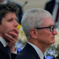 La sangría de 400 empleados que ha enfadado a Apple y que amenaza con tumbar el "iPhone" de OpenAI