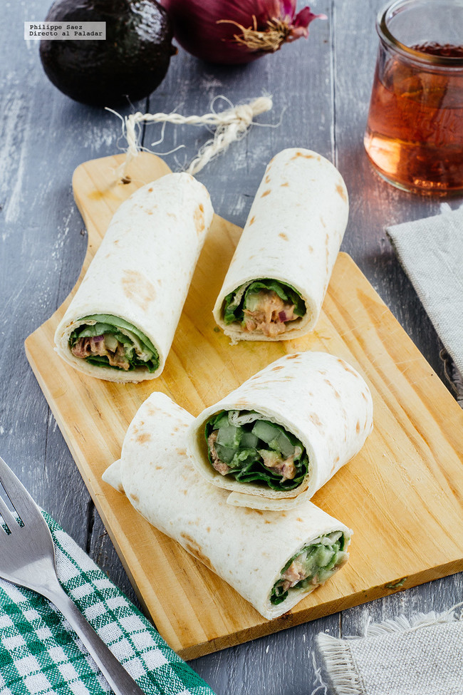 Burritos de atún picante y aguacate