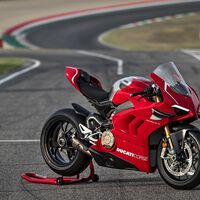 Ducati va a gastarse una millonada en las motos eléctricas. ¿El objetivo? Hacer una Panigale que funcione a baterías