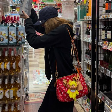 Los Monchhichis desbancan a los Labubus: son color marrón, suavecitos y un clásico de hace 50 años