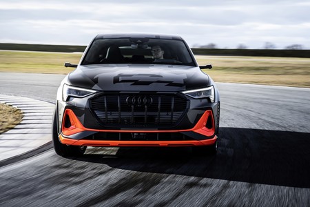 Este vídeo nos enseña cómo el Audi e-tron Sportback S gestiona el viento para maximizar su autonomía