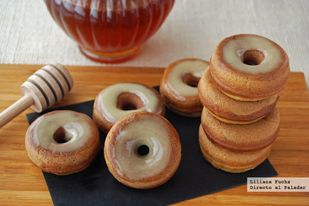 Mini dónuts horneados de manzana con glaseado de miel. Receta