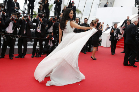 Cannes se vuelve blanco y las bloggers pisan la alfombra roja