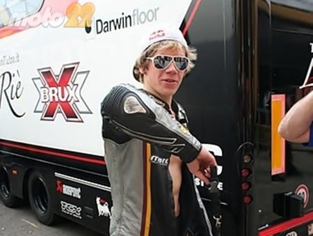 Scott Redding su codo rozado