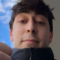 Pide a sus seguidores que acudan a un juicio y era una campaña de publicidad. La nueva estrategia de marketing de Nil Ojeda da mucho que hablar