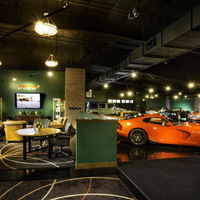 Si te sobran 279 MDD... te puedes hacer de este 'resort' con museo de autos incluido