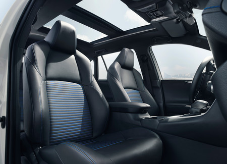 Al volante del Toyota RAV4 2019