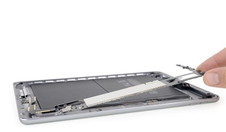 Una mirada al interior del iPad 2018: iFixit nos muestra los componentes del iPad más barato de todos