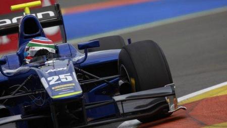 Alvaro Parente volverá a correr con Carlin este fin de semana en la última cita de la GP2