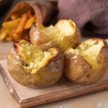 La mejor forma de asar la patata perfecta es también la más sencilla con la que no fallarás jamás 