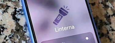 A qué edad te enteraste de que hay cinco formas de encender la linterna del móvil en Android 