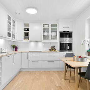 Ikea lanza una nueva mesa extensible perfecta para comedores o cocinas pequeñas y que no supera los 200 euros 
