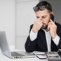 Por el estrés laboral, proponen que servidores públicos de CDMX puedan desconectarse del trabajo fuera de horario 