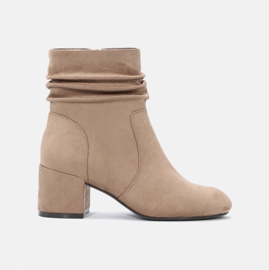 Botas con caña arrugada