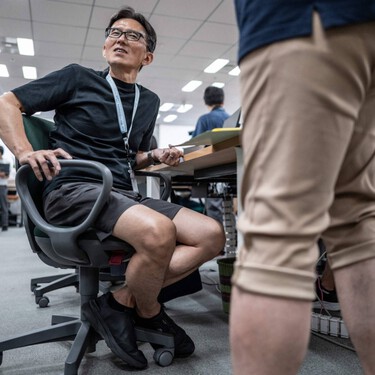 Lo que parecía impensable en Japón ya es una realidad: los hombres podrán ir con pantalones cortos al trabajo