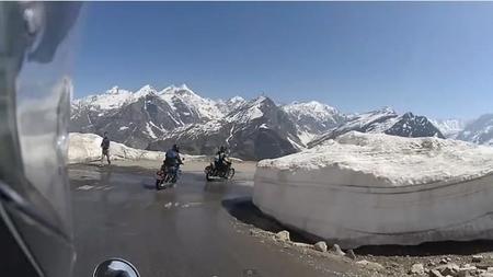 Desafío al Himalaya en moto