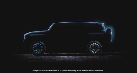 El Hummer eléctrico no solo saldrá como pick-up. Este teaser también lo muestra como un SUV colosal