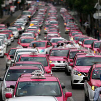 Antes de subirte a un taxi de la CDMX revisa que cumpla con estos requisitos: hará que tu trayecto sea más seguro