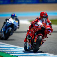 Marc Márquez se impone en el sopor de Jerez aprovechando la caída de Fabio Quartararo