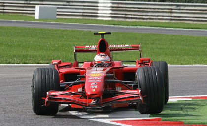 Los Ferrari toman la delantera en Monza