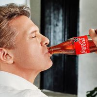 Coca Cola celebrará sus 100 años en México con Luis Miguel. Ya los denunciaron por violar la Ley General de Salud 