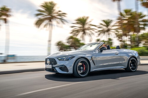 Probamos el Mercedes-AMG CLE 53 Cabriolet: un descapotable lujoso y cómodo, con el ADN deportivo de AMG
